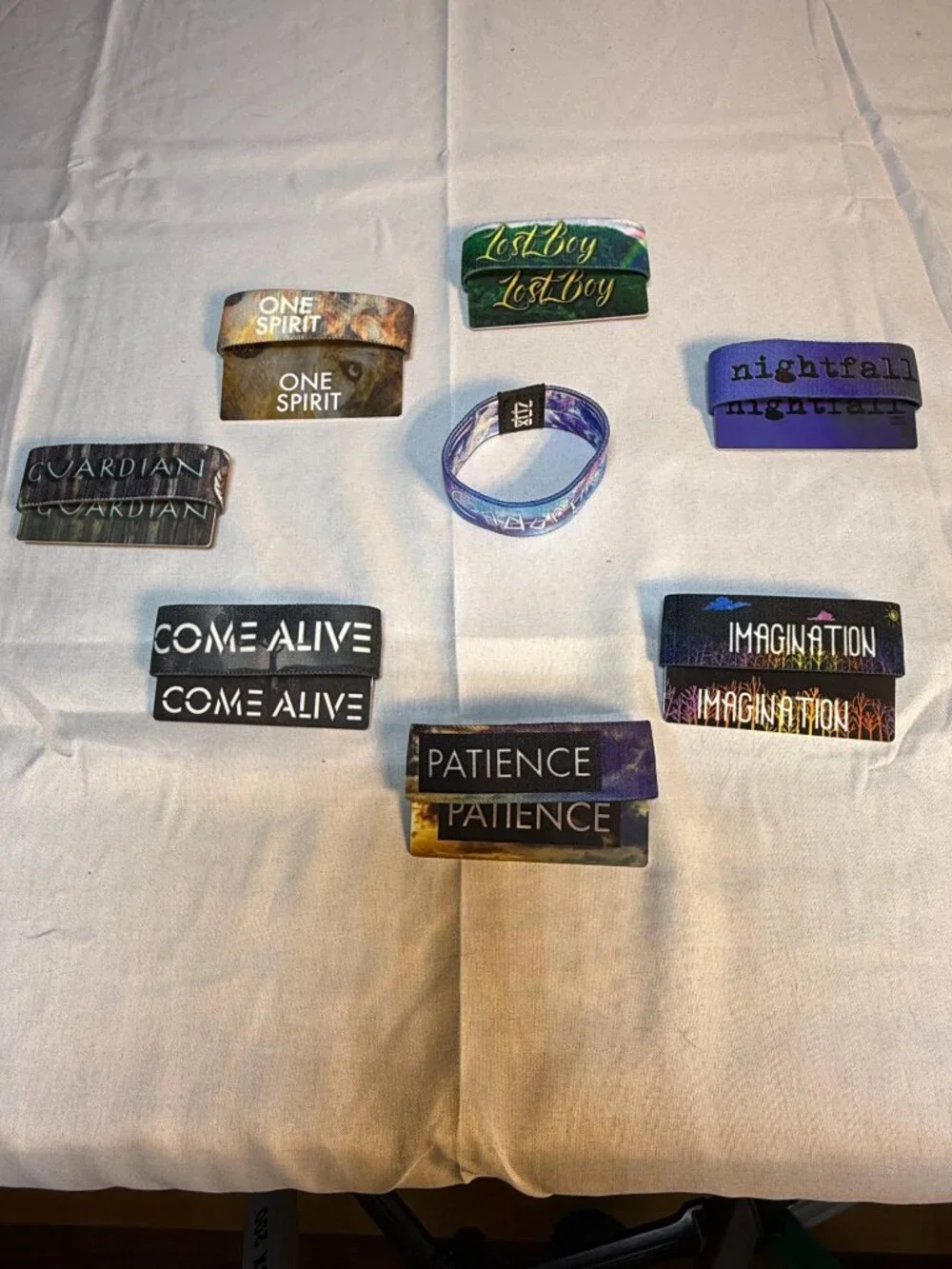 Zox lot of 8 Bracelets. Reversible stretch bracelets, diff design on each side!